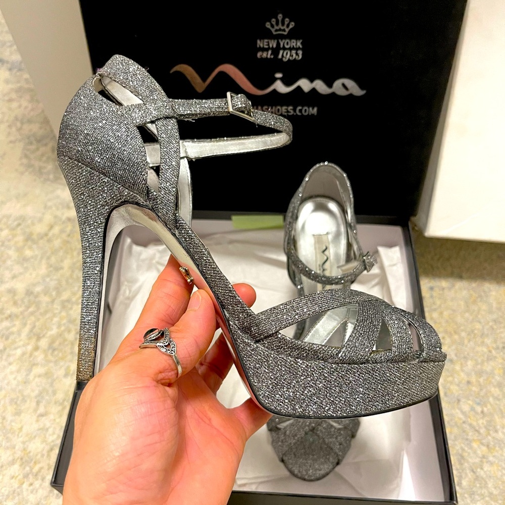 EUC Nina Senora Gunmetal High Heels In Glittery Silver With 5 Inches Heels - Picture 5 of 13